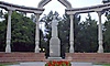 Памятник Курманжан Датке в Дубовом парке
