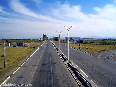 Дорога из аэропорта Манас